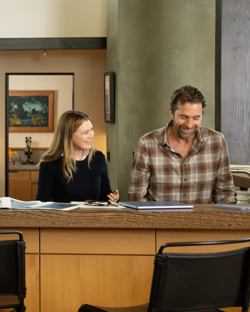 Ellen Pompeo and Scott Speedman on Greys Anatomy 811x1014