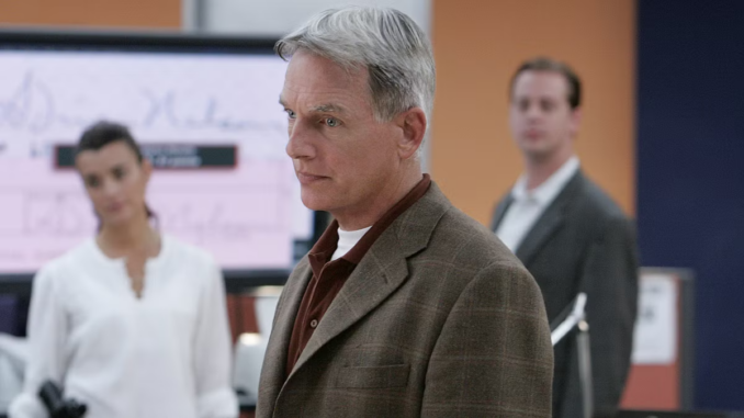 Leroy jethro gibbs in the office in ncis season