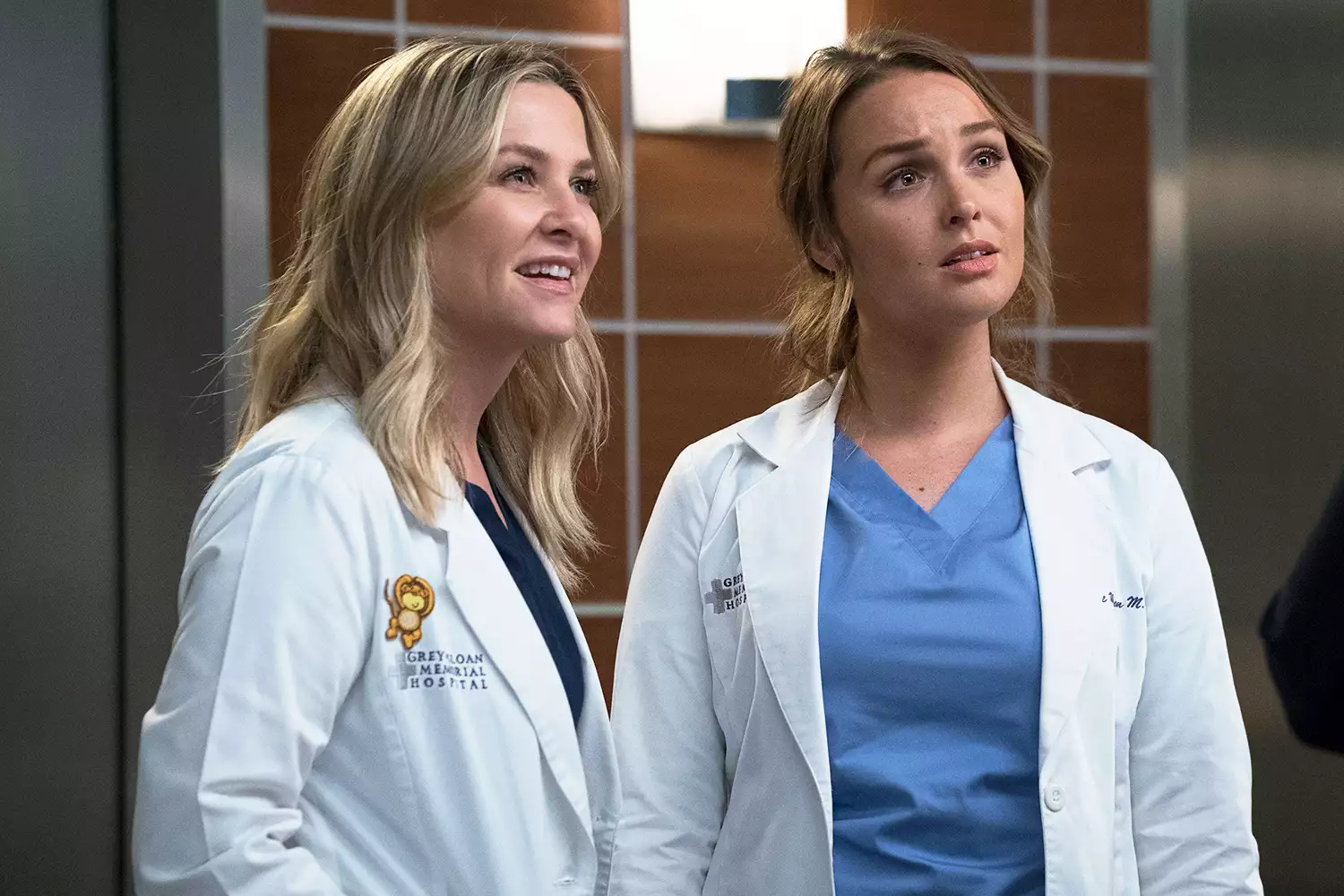 Jessica Capshaw Camilla Luddington Greys Anatomy 040324 410b86e91d514147a2206ce94aec9bab
