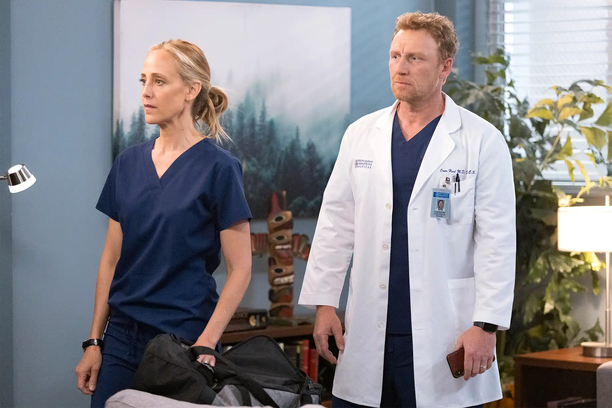 Kim Raver Kevin McKidd Greys Anatomy 032526 9d33d0a6cb0f487fb240a59133442028